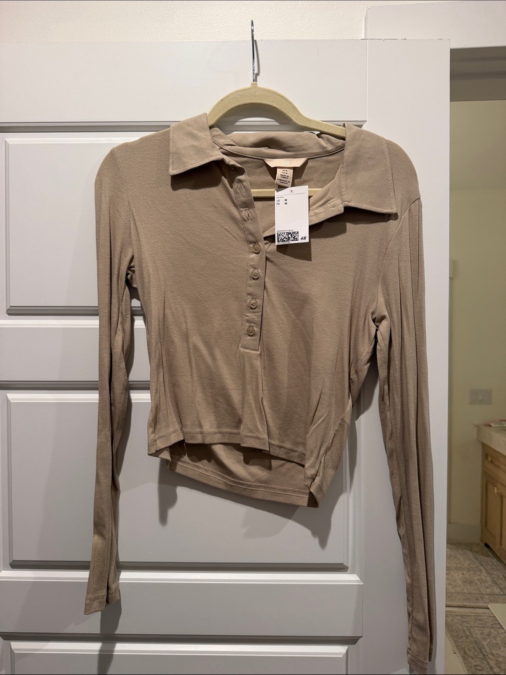 H&M Beige Long-Sleeve Button-Down Crop Top